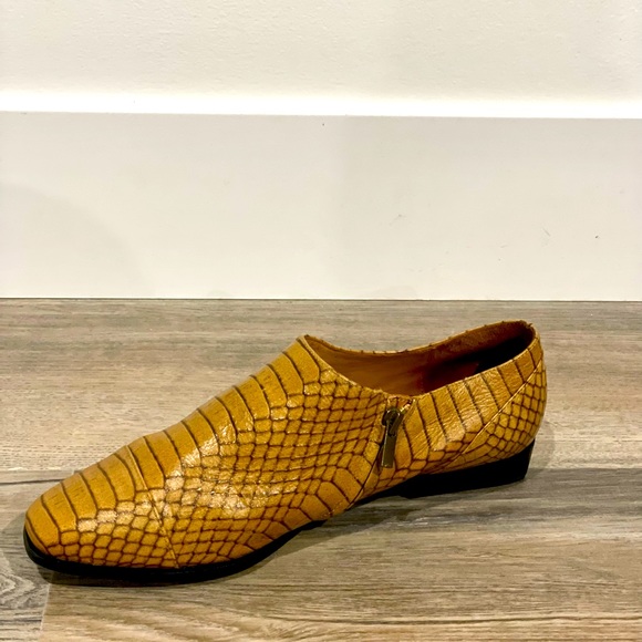 H&M Premium Leather Driver Loafer - Picture 2 of 3